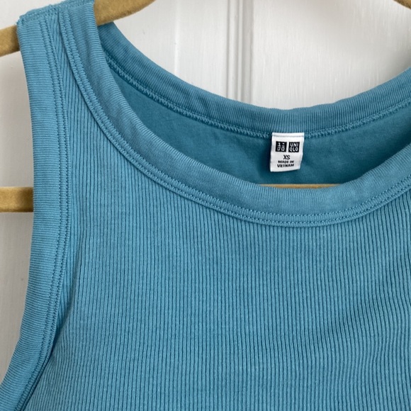Uniqlo | Ribbed Cropped Sleeveless Bra Top - Picture 3 of 5